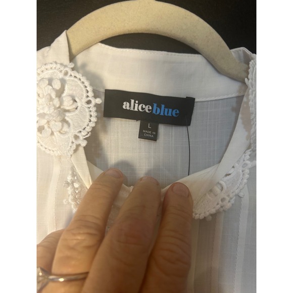 Alice Blue White Lace Collar Button Down Blouse Women's Size L Textured Dreamy - Picture 3 of 6